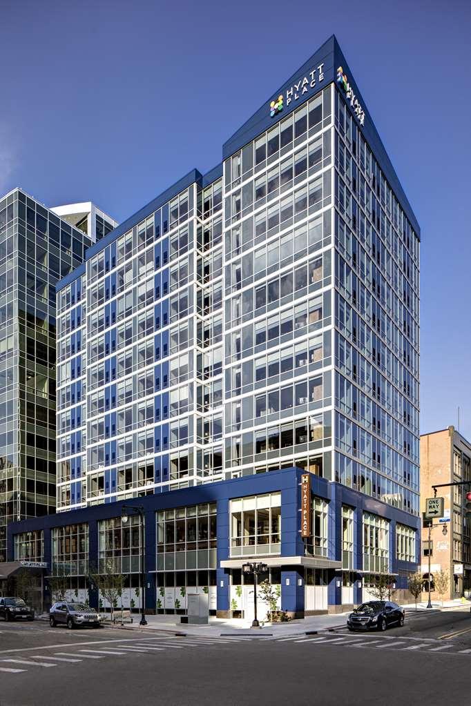 Отель Hyatt Place Grand Rapids Downtown Экстерьер фото